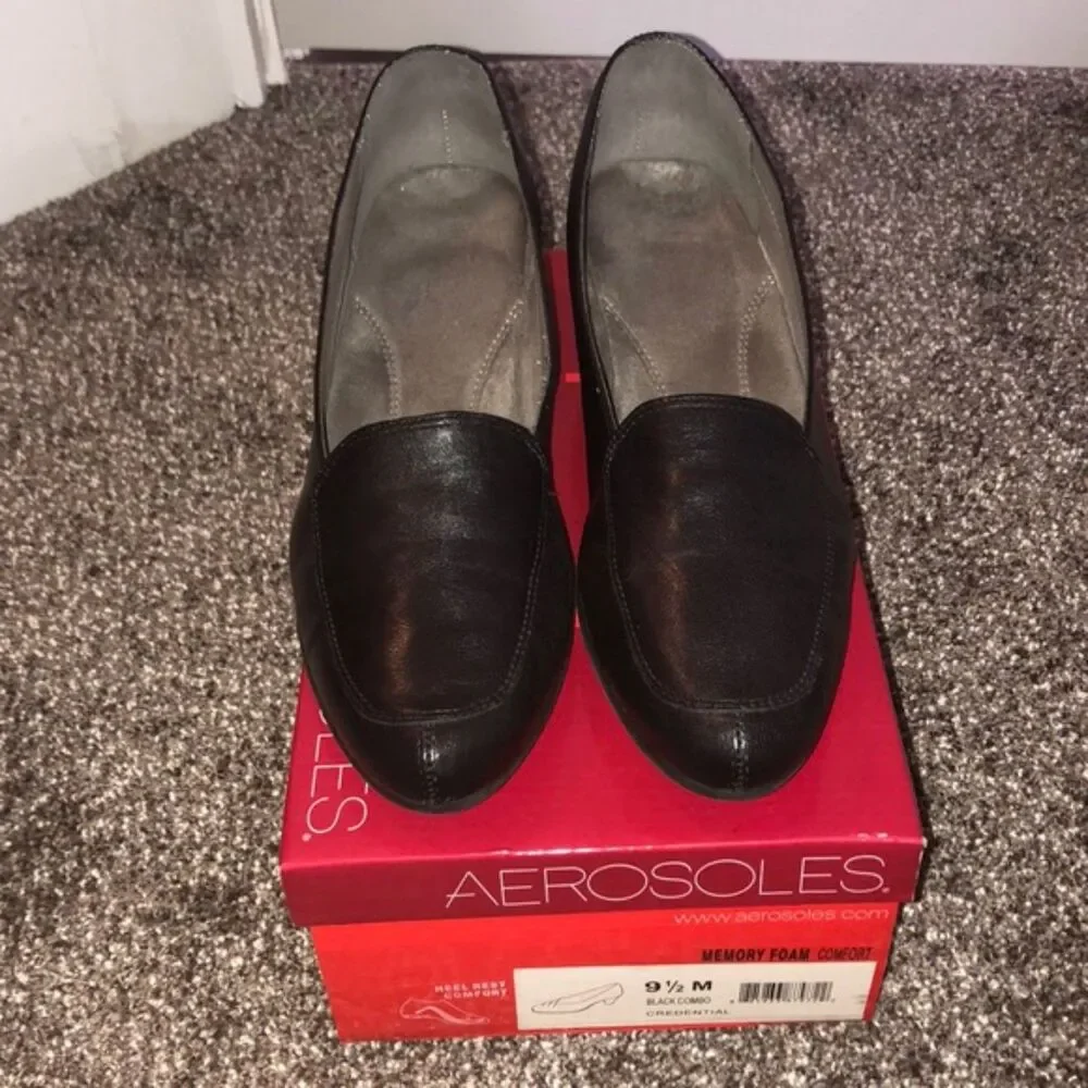 Brand New AEROSOLES Lovely Black Leather Wedges 002 9.5M
